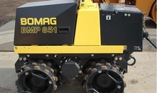 BOMAG - BMP 851 - viacúčelový vibračný valec ježkový - Valec vibračný