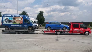 Ford Tranzit - Odťahovka - Odťahové vozidlo s prepravníkovým prívesom