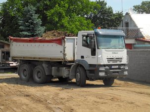 Iveco-AD260T44 - trojstranný skápač