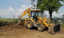 JCB 3CX -Traktorbáger - rýpadlonakladač